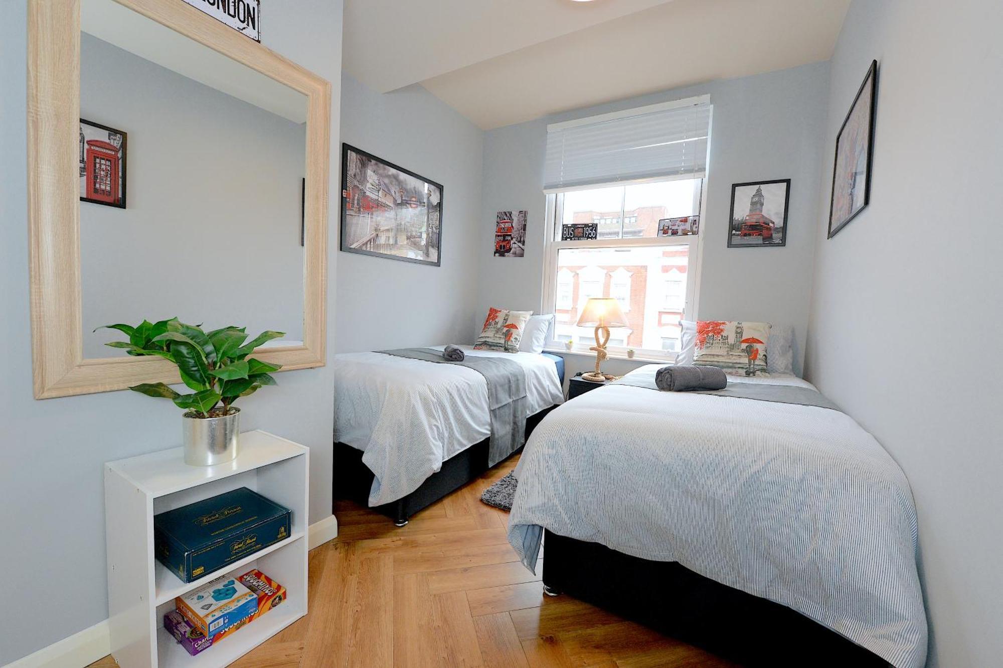 2 Bedroom Flat In Wood Green Piccadilly Line Лондон Екстериор снимка