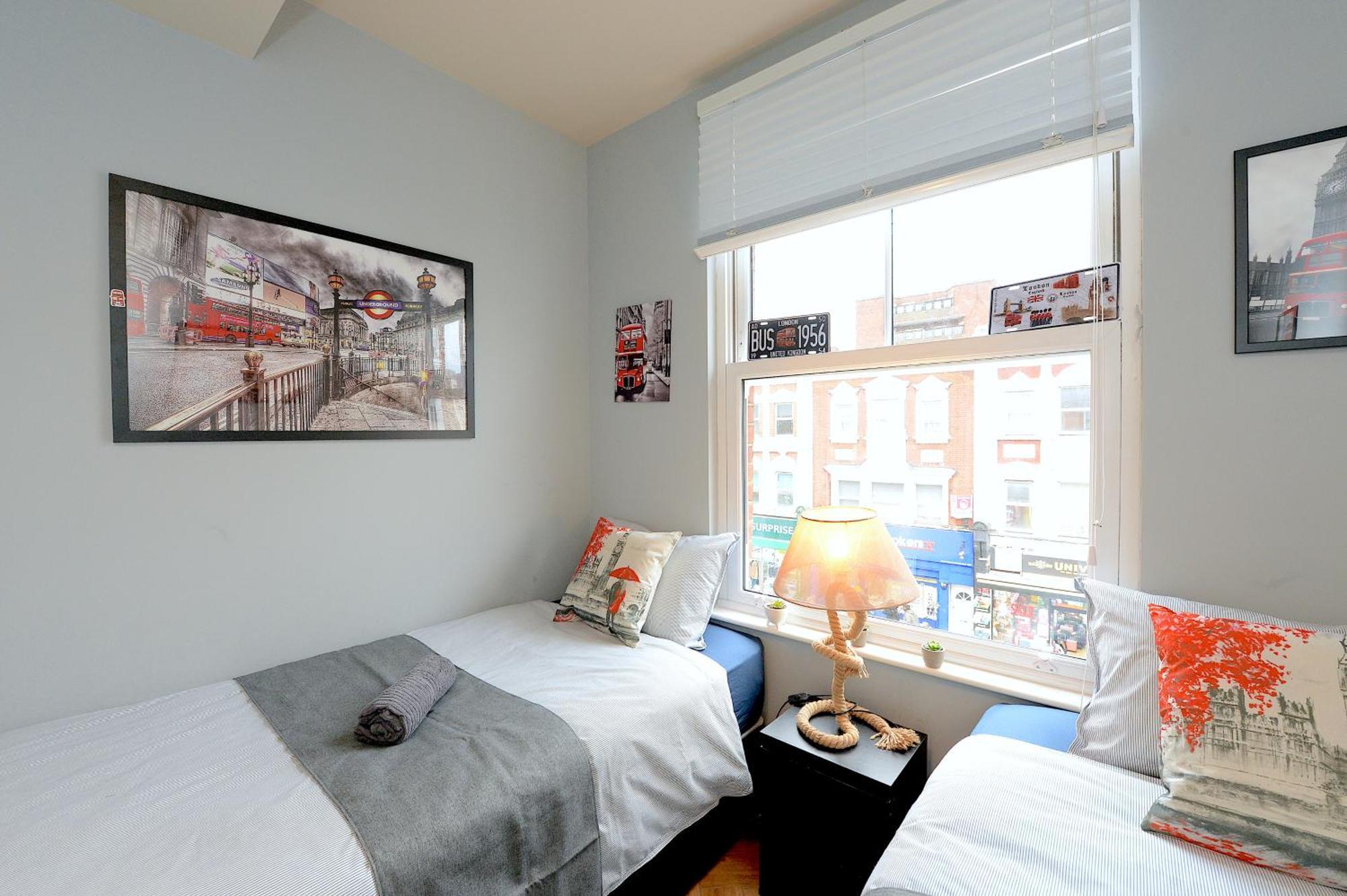 2 Bedroom Flat In Wood Green Piccadilly Line Лондон Екстериор снимка