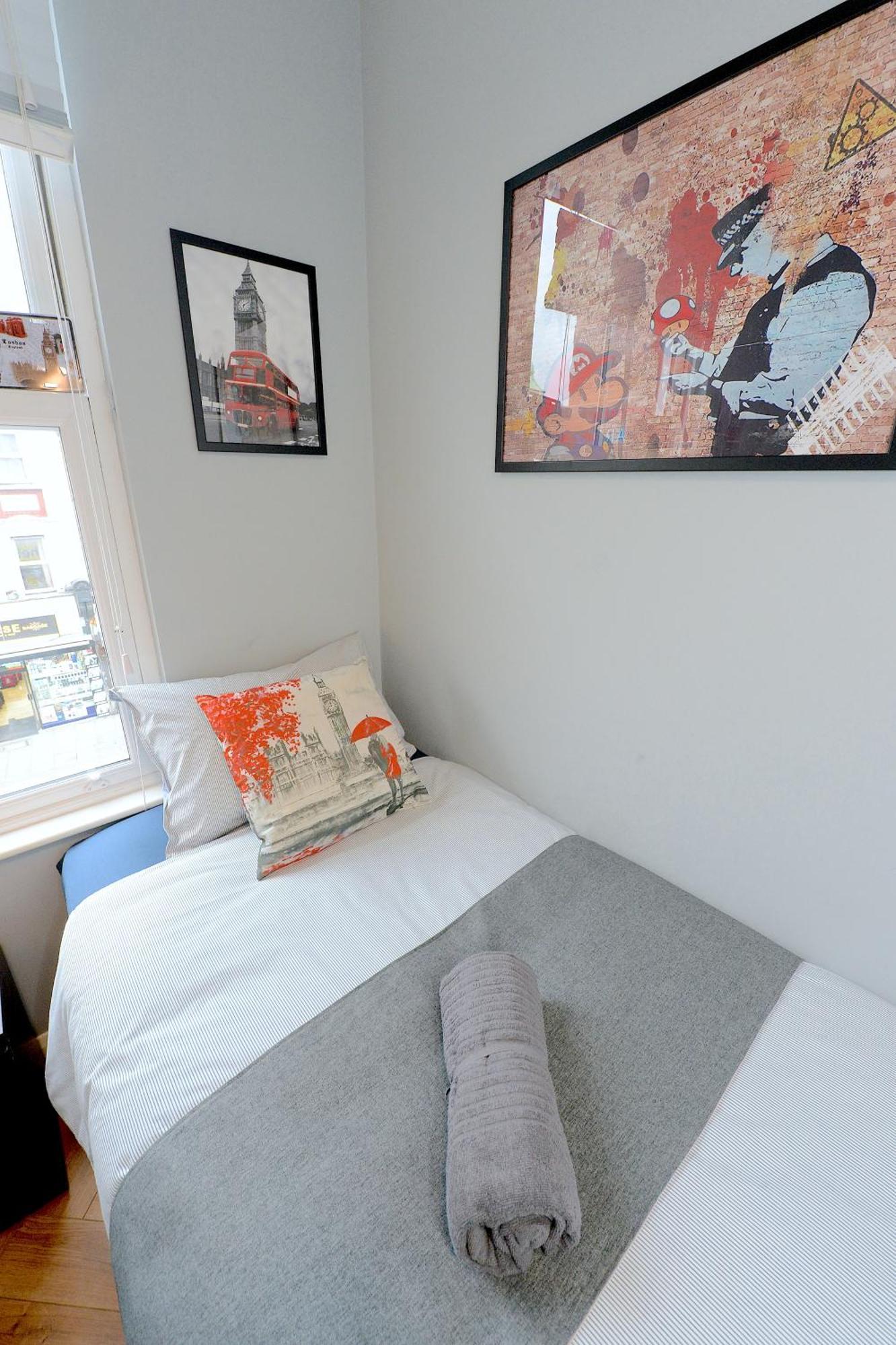 2 Bedroom Flat In Wood Green Piccadilly Line Лондон Екстериор снимка