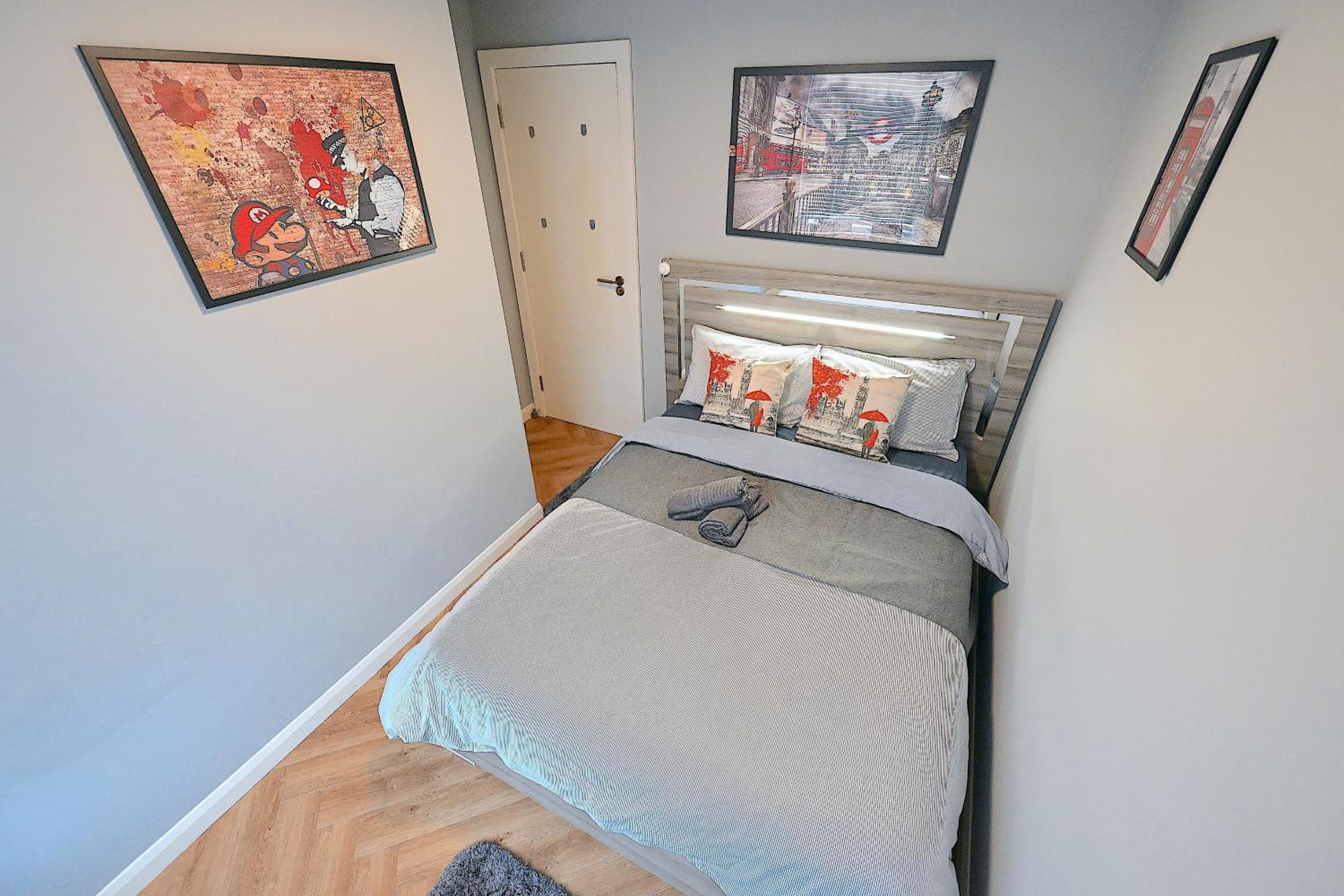 2 Bedroom Flat In Wood Green Piccadilly Line Лондон Екстериор снимка